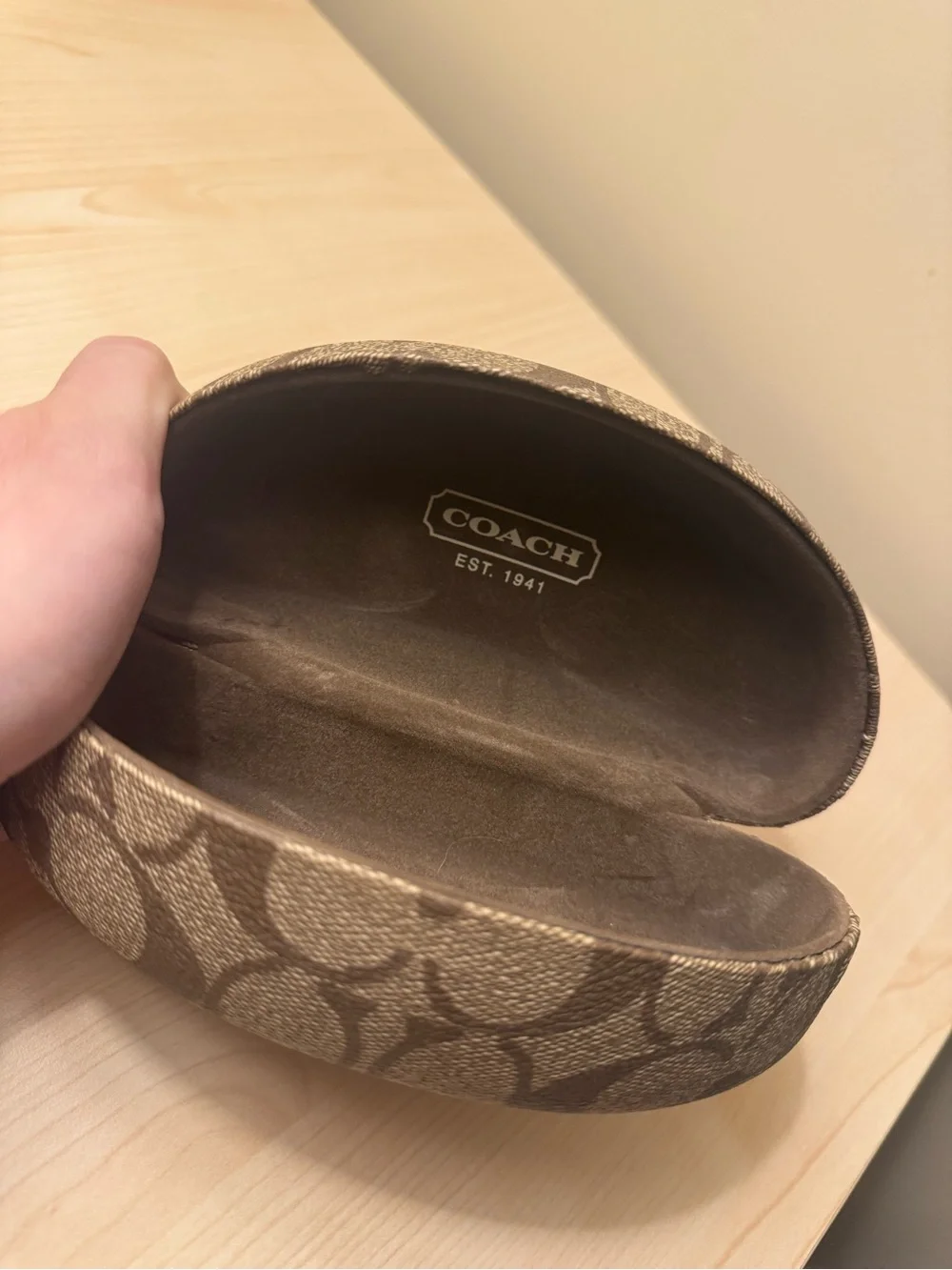 Coach Signature C Clamshell Hard Eyeglass Case in Tan and Brown